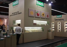 Byodo's stand was vrij strak ingericht.