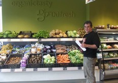 Mede-eigenaar Ger Lensen is trots op de groenteafdeling