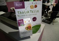 Tagliatelle en bolognesesaus in één verpakking. Alles vegetarisch.