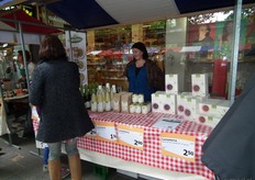 Pascal Kroon met de producten van Luna e Terra.