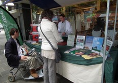 De Groene Weg (ook gevestigd in De Groene Passage) lichtte bezoekers voor over biologisch vlees.