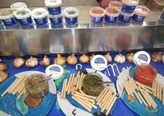 Diverse dipsausjes om te proeven.