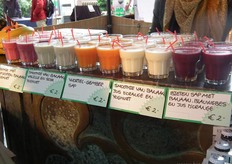 Rahel Berha en Onno Jacobs toonden de nieuwe sappen en smoothies van Odenwald Organic.