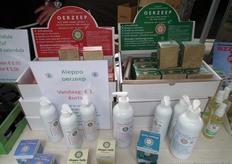 Korting op de Oerzeep van Aleppo tijdens de markt.