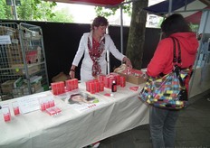 Lida Waagmeester gaf uitleg over de Weleda-producten.