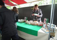 Simone Ladder met de producten van Aromed.