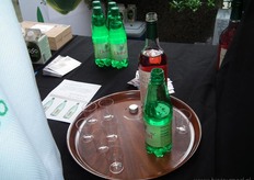 "Dit is echt een andere categorie water", vertelt Rien over het mineraalwater Rogaska Donat."