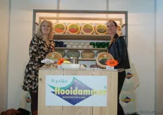 Karin Brouwer en Nieske Jaspers presenteerden de Hooidammer-kazen