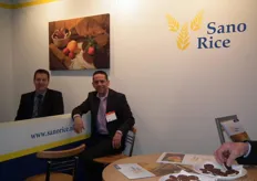 Gert-Jan Hendriksen en Jan van den Bosch informeerden bezoekers maar al te graag over de rijstproducten van SanoRice.