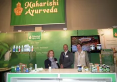 Annette Sand, Roel Wolfs en Anke Sabine Neubergen van Maharishi Ayurveda Products Europe waren ook weer van de partij.