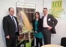Het BioFach-team van The Organic Factory: Fred van Tienen, zijn dochter Claudia van Tienen en rechts Arnold Broek.