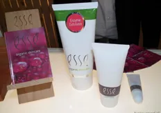 "Esse Organic Skincare presenteerde drie nieuwe producten op de Vivaness. Een nieuwe handcrème, conditioner en een verzorgende lippenzalf. "We gaan deze producten eind maart lanceren."