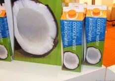 Witsenburg's biologisch kokoswater is verkrijgbaar in handige schenkverpakking.
