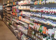 Ook voor verzorgingsproducten kunnen de klanten bij de Natuurwinkel Nieuwe Stijl in Ermelo terecht.