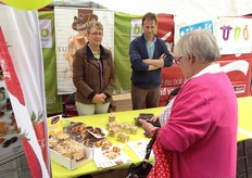 Marleen de Vrome en Didier Clarisse van Dimabel, producent van bio- en dieetwafels