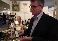 Matthijs Smits van DeliPetit/Smits Specialiteiten. De importeur runt delicatessenwinkel Smits Specialiteiten en produceert voor het eigen merk DeliPetit.