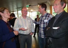 Marian Blom van Bionext samen met Harrie Janssen van Hazelbroekhoeve (en voorzitter ketengroep zuivel bij Bionext), Leo Verbeek (Bio Verbeek BV) en Kees van Bohemen (ZLTO).