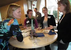 Een tafel met alleen maar 'bio-vrouwen': Marian Lammerts (Ariza), Vendie Kroesbergen (Organic Flavour Company), Leaniek van der Graaf (Naturelle) en Marjolein Okkinga (Vroegop-Windig).