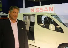 Erik Heuer van Nissan showt de Nissan e-NV200