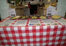 Stilte na de storm. NieuwVers organiseerde woensdag 9 januari de verkiezing voor Beste Belegen Goudse Kaas van Nederland. Hier de kazen van de vijf finalisten.