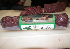 "Bijzonder is dat dit 'Veluwnaartje met walnoot' geen varkensvlees bevat. Dat is vrij uniek voor een droge worst", aldus Mathijs."