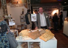 Odenwald Organic presenteerde onder meer de nieuwe multifunctionele 'Plaatbroden'. Op de foto: Michael Fase.