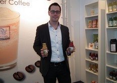 Michel Baars (Jetdrinks) met de sappen van 's Lands Beste.