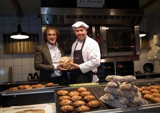 Jochem Keune met de bakker in de stand van Le Perron.