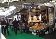 De zeer herkenbare stand van Le Perron.