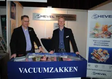 Henk Harkink en Coos Velstra van Hevel Vacuumzakken.