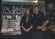 Jolanda en Gerben Bakker van De Zeekraal Terschelling introduceren de nieuwe schapenproducten met onder andere handcrèmes.