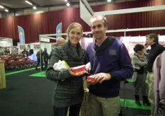 Jurre de Vos (medewerker van biologisch melkveebedrijf Ekodorp) en zijn vrouw Hanna Hilhorst brachten ook een bezoek aan de BioVak.