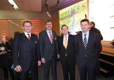Roland Fleck en Peter Ottmann (directeuren BioFach) voorafgaand aan de openingsceremonie met Ton van Arnhem en Rob Zaagman van het ministerie van Buitenlandse Zaken.