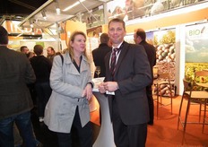 Jolanda Huizing (Yarrah) en Robert Geleijnse van Pfaff Export Marketing.