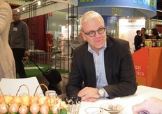 Henk Gerbers van Bio+ op bezoek in de stand van Green Organics/De Bolster/BioBandits en Rootz.