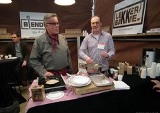 GertJan Evers (BLEND-IN, rechts) serveerde zijn Lekker Bakkie op de BioFach. Links naast hem Henk Buis. Hij is sinds kort toegetreden tot BLEND-IN, met zijn product PuurPannenkoek. Dit is een serie pannenkoekmixen met zeer bijzondere smaken als spelt/speculaas, cranberry/sinaasappel, blauwe bessen, chocolade/dessert.