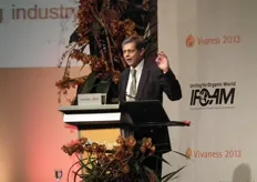 André Leu, de Australische voorzitter van de IFOAM, nam als eerste het woord.