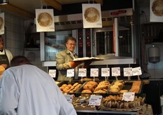 Vers afgebakken biologisch brood.