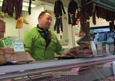 Rob Rijks stond zelf in de wagen tijdens de eerste bio-markt in Roosendaal.