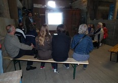 Matthijs Tak gaf tijdens zijn presentatie over de bio-bezorgdienst uit Nationaal Landschap de Hoeksche Waard aan dat 'Bio aan huis' inmiddels van de Drechtsteden tot in Leiden bezorgt.