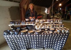 "Annemarie Middelburg verkocht Bunzlau Castle servies. "Polishblue heeft zo'n 2000 dessins in het assortiment", vertelt ze."