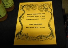 Zij verkocht sap van de Nashiperen die in hun boomgaard in Oolgensplaat geteeld worden.