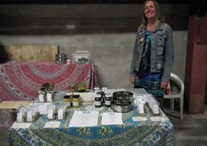 Jacqueline Plug van Ayurvega. Zij geeft Ayurvedische en Indiaas-vegetarische kookworkshops.