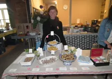 Minke Graafland van Minke Kookt. Zij levert biologische catering op maat, themadinertjes en workshops in Oud-Beijerland en Hoeksche Waard.