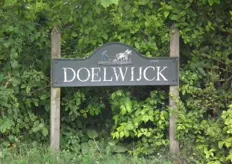 Het naambord van Hoeve Doelwyck.