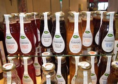 Nieuw van De Traay: honingtoppings in vier varianten. Voor over ijs, pannenkoeken, fruit of als marinade.