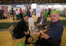 Claudia Wolswijk en Peter Jacobs van TerraSana brachten maandagmiddag een bezoek aan VitaSana.