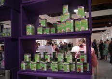 De diverse lijnen zijn te herkennen aan de verschillende kleuren. De groene zijn de fytotherapeuthische preparaten.