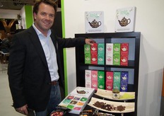 Rob van Dijck van De Eng B.V. probeerde de bezoekers van VitaSana enthousiast te maken over de handgeplukte Sri Lankaanse thee van de English Tea Shop.