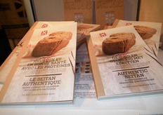 "De producten zijn echt mijn kindjes. Authentieke seitan is eigenlijk een kameleon. Het biedt ongekende mogelijkheden. Daarom hebben we dit receptenboek uitgegeven."